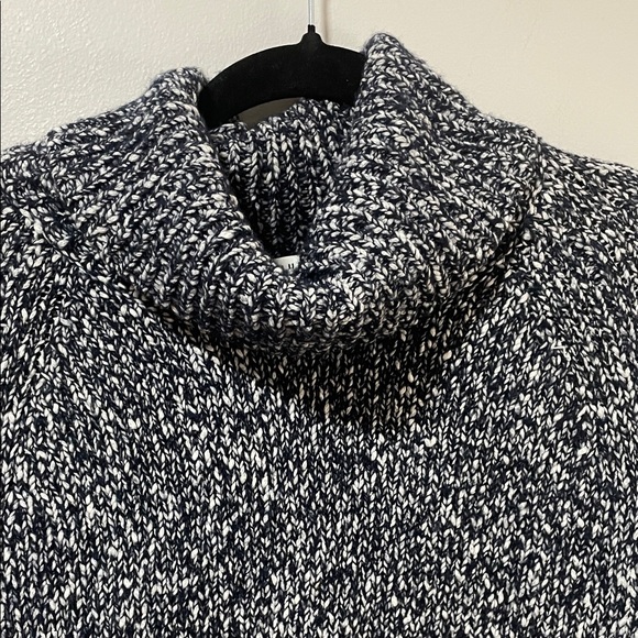 Aritzia Community Dark Navy & white Speckled Wool and cotton Turtleneck Sweater - Picture 10 of 16